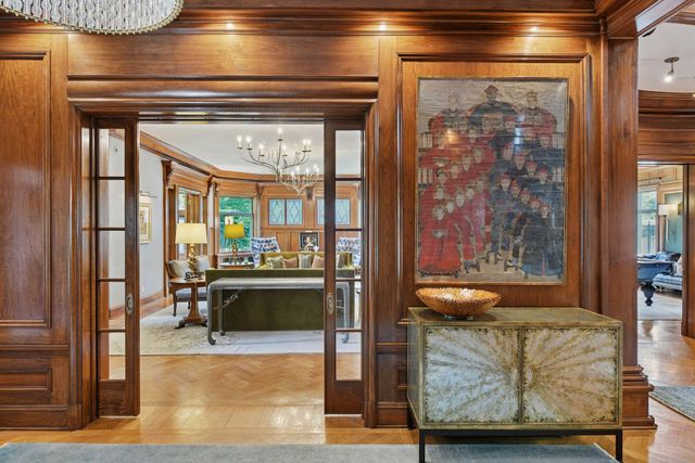 2218 Lake of the Isles Parkway W, Minneapolis, MN 55405