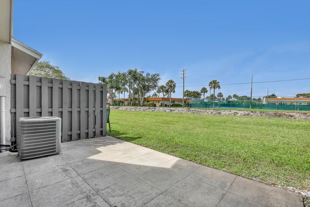 4707 Pier Drive, Greenacres, FL 33463