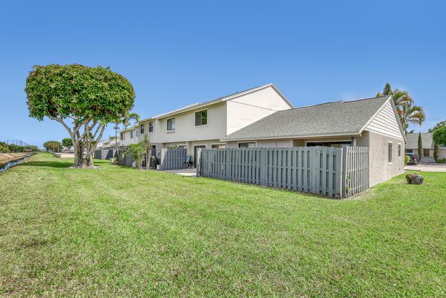 4707 Pier Drive, Greenacres, FL 33463