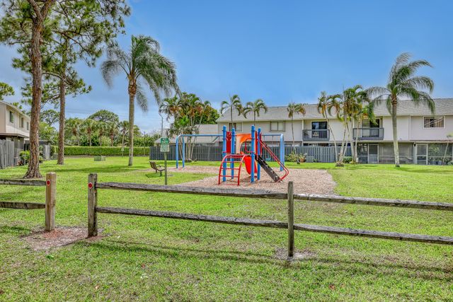 4707 Pier Drive, Greenacres, FL 33463