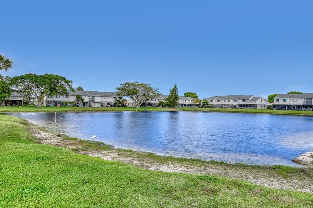 4707 Pier Drive, Greenacres, FL 33463