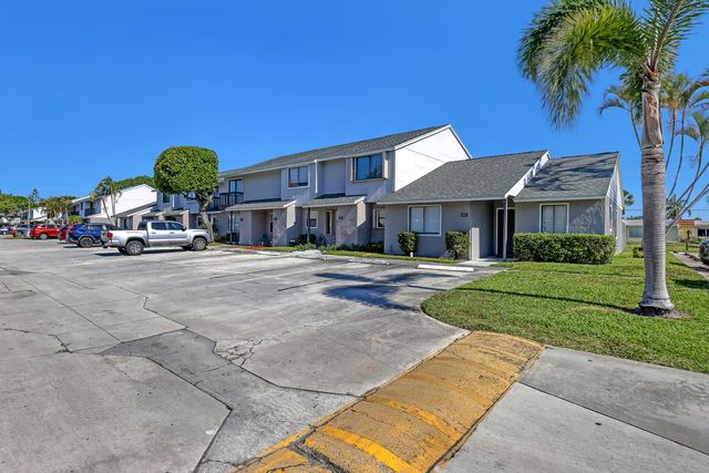 4707 Pier Drive, Greenacres, FL 33463