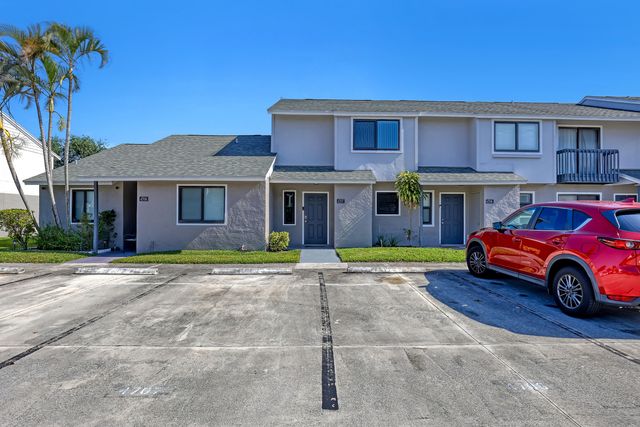 4707 Pier Drive, Greenacres, FL 33463