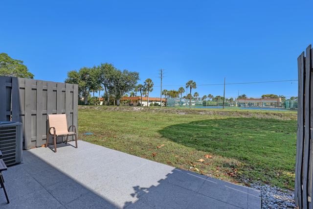 4707 Pier Drive, Greenacres, FL 33463