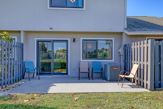 4707 Pier Drive, Greenacres, FL 33463