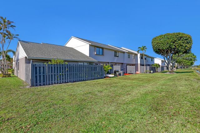 4707 Pier Drive, Greenacres, FL 33463