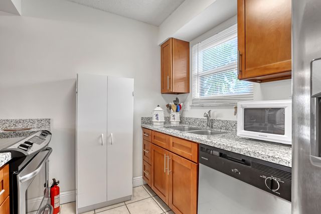 4707 Pier Drive, Greenacres, FL 33463