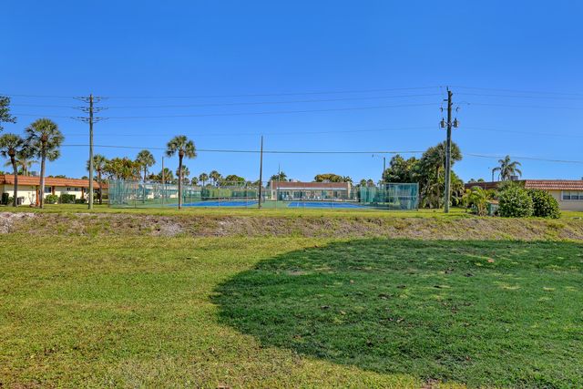 4707 Pier Drive, Greenacres, FL 33463