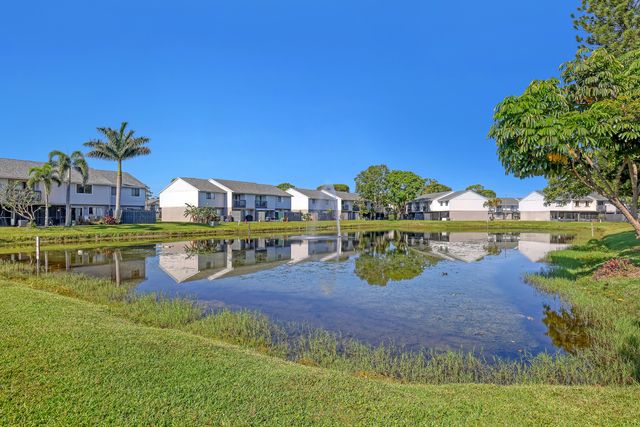 4707 Pier Drive, Greenacres, FL 33463