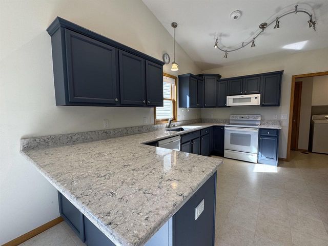 2804 Autumn Lane, Janesville, WI 53546