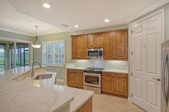 206 BELLA VISTA TERRACE 29B, North Venice, FL 34275