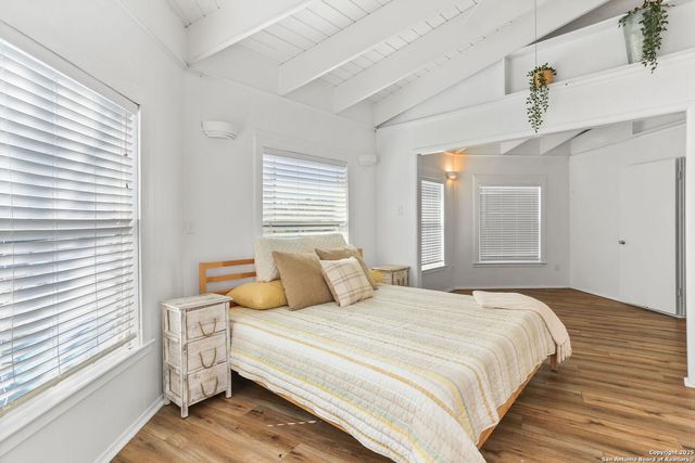 1433 Riviera, Canyon Lake, TX 78133