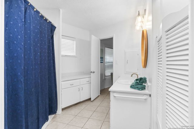 1433 Riviera, Canyon Lake, TX 78133