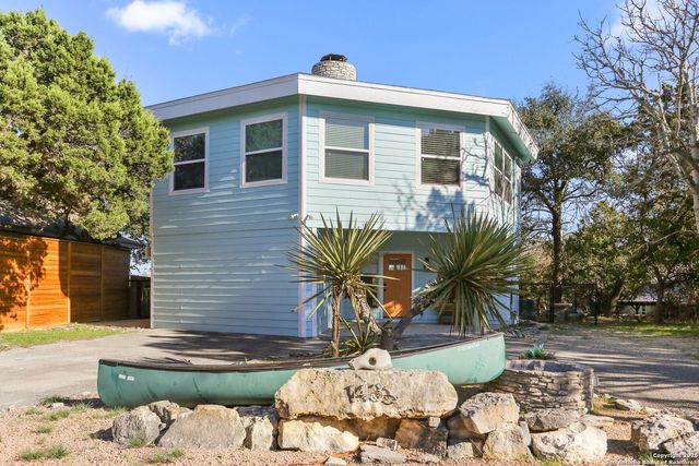 1433 Riviera, Canyon Lake, TX 78133