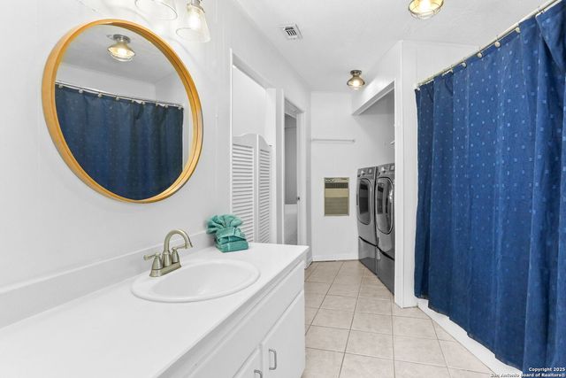 1433 Riviera, Canyon Lake, TX 78133