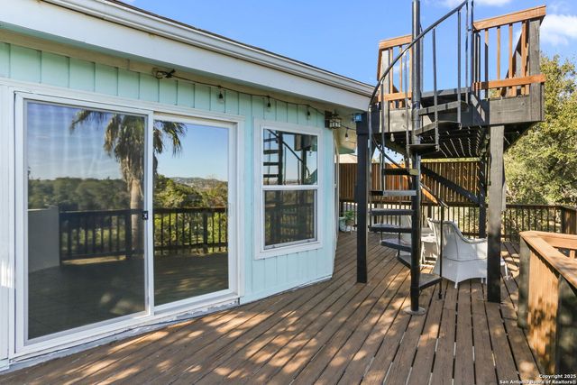 1433 Riviera, Canyon Lake, TX 78133