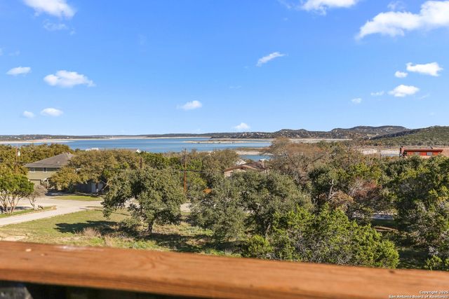 1433 Riviera, Canyon Lake, TX 78133