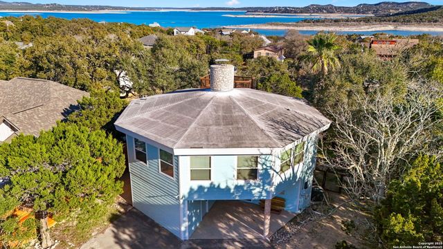 1433 Riviera, Canyon Lake, TX 78133