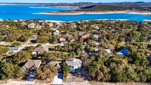 1433 Riviera, Canyon Lake, TX 78133