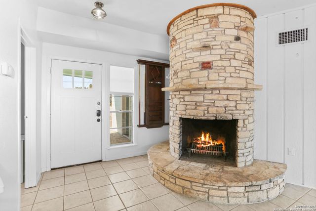 1433 Riviera, Canyon Lake, TX 78133