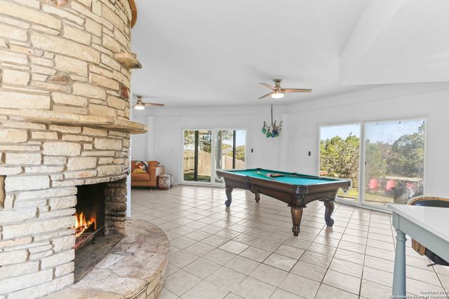 1433 Riviera, Canyon Lake, TX 78133