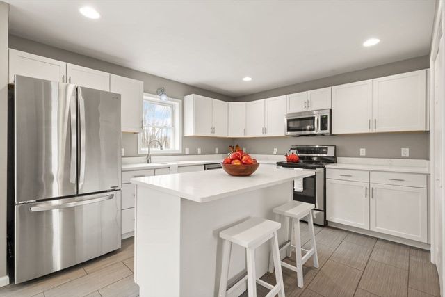 61 Holmes Rd, North Attleboro, MA 02760