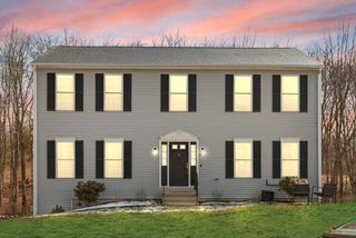 61 Holmes Rd, North Attleboro, MA 02760