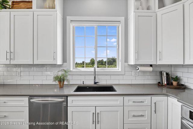 5384 Van Atta Road, Haslett, MI 48840