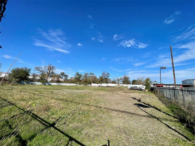 4711 Yale Street, Houston, TX 77018