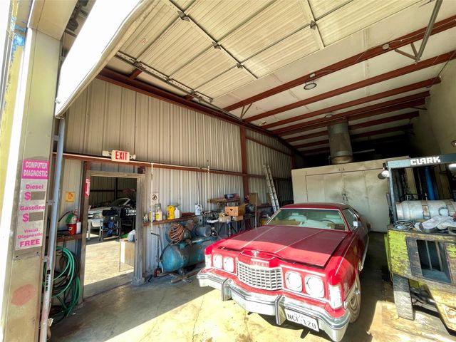 4711 Yale Street, Houston, TX 77018