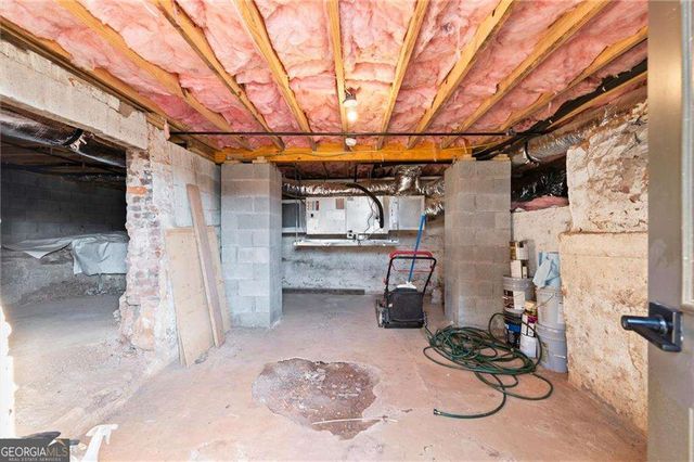 31 Pinson Street, Newnan, GA 30263