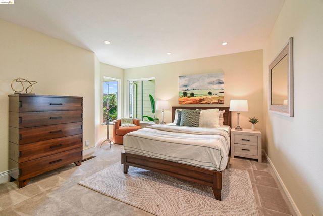 4303 Chamberlin Ct, Oakland, CA 94619