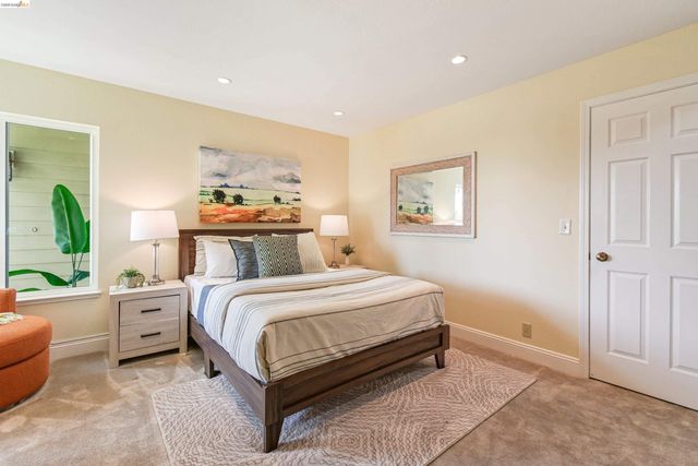 4303 Chamberlin Ct, Oakland, CA 94619