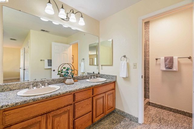 4303 Chamberlin Ct, Oakland, CA 94619