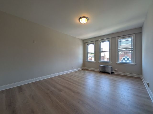 2600 N Kimball Avenue 402, Chicago, IL 60647