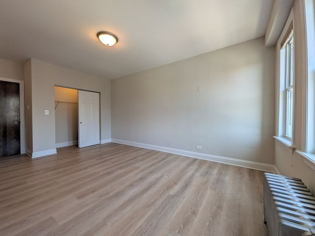 2600 N Kimball Avenue 402, Chicago, IL 60647