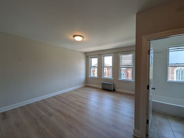 2600 N Kimball Avenue 402, Chicago, IL 60647