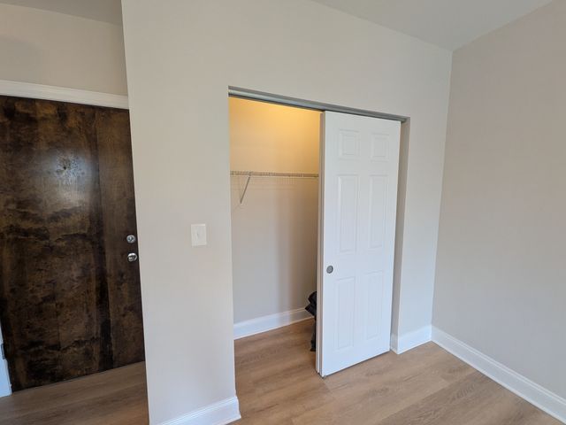 2600 N Kimball Avenue 402, Chicago, IL 60647