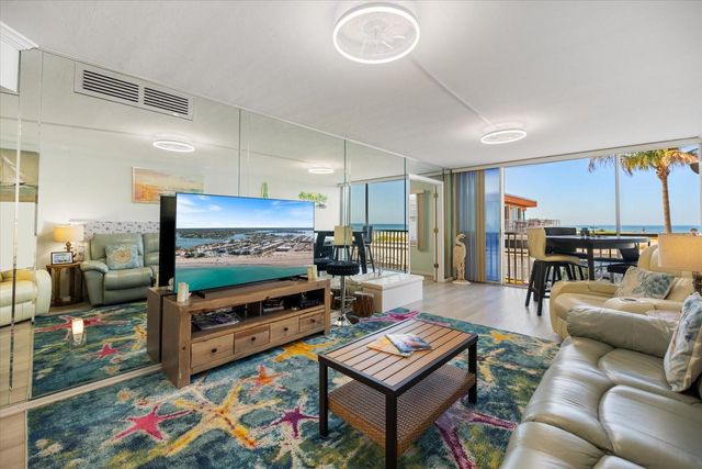 1400 TARPON CENTER DRIVE 204, Venice, FL 34285