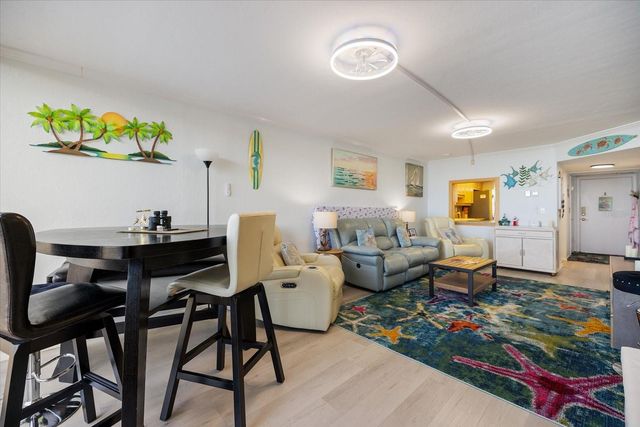 1400 TARPON CENTER DRIVE 204, Venice, FL 34285