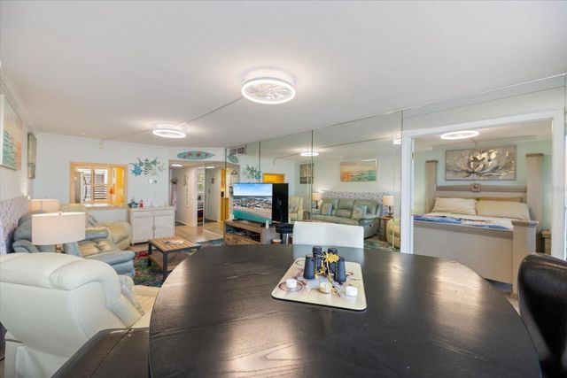 1400 TARPON CENTER DRIVE 204, Venice, FL 34285