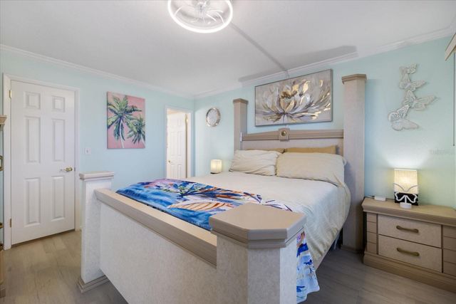 1400 TARPON CENTER DRIVE 204, Venice, FL 34285