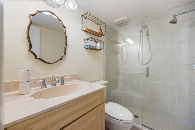 1400 TARPON CENTER DRIVE 204, Venice, FL 34285