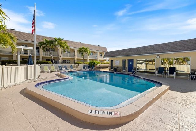 1400 TARPON CENTER DRIVE 204, Venice, FL 34285