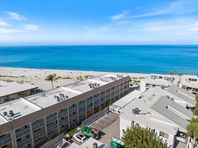 1400 TARPON CENTER DRIVE 204, Venice, FL 34285