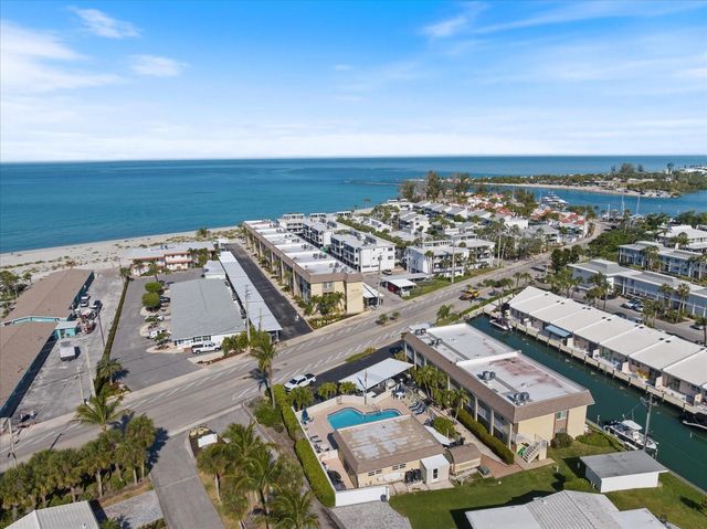 1400 TARPON CENTER DRIVE 204, Venice, FL 34285