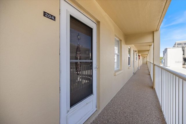 1400 TARPON CENTER DRIVE 204, Venice, FL 34285