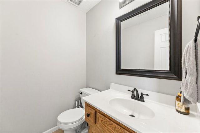 4401 SW Hillside Drive, Lee's Summit, MO 64082