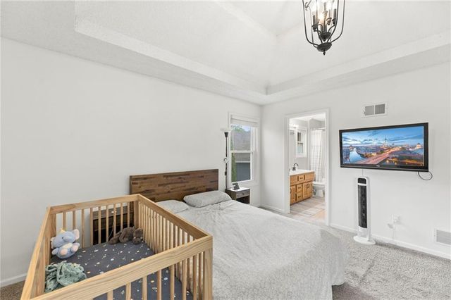 4401 SW Hillside Drive, Lee's Summit, MO 64082