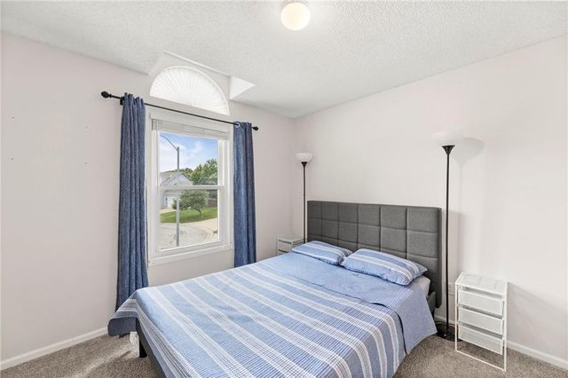 4401 SW Hillside Drive, Lee's Summit, MO 64082